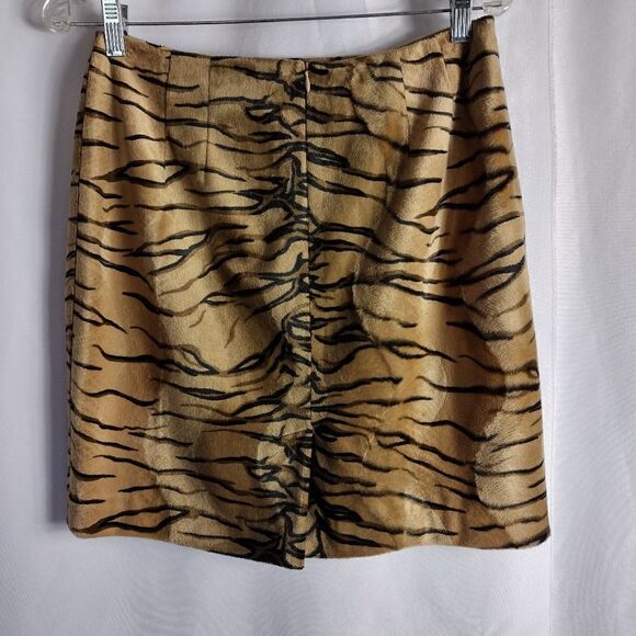 Apostrophe faux fur skirt - Picture 2 of 8